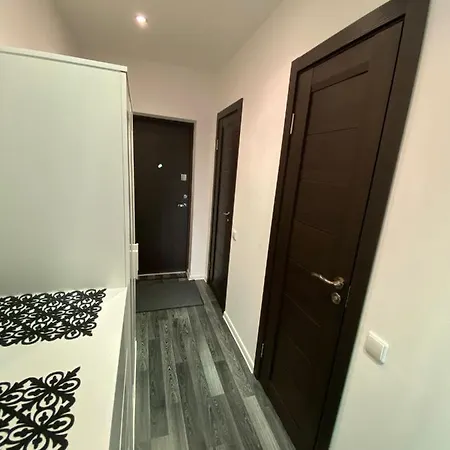 Black And White Appartments *
